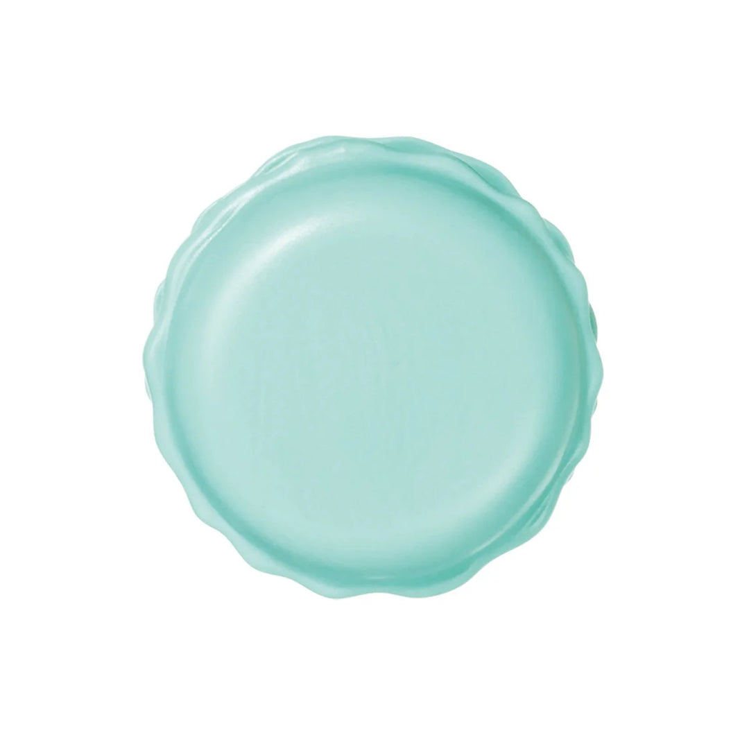 Clover Sweet ’n Sharp Macaron Pistachio – vihreä macaronin muotoinen neulanteroitin käsinompeluun #4131.