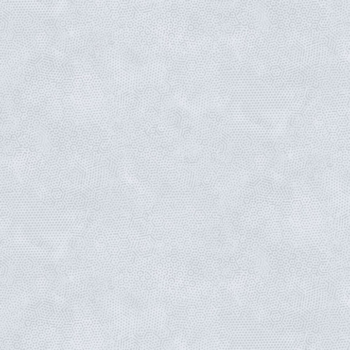 Vaaleanharmaa puuvillakangas, jossa on hienovarainen, teksturoitu kuvio – Dimples 1867-C5 Pale Silver.