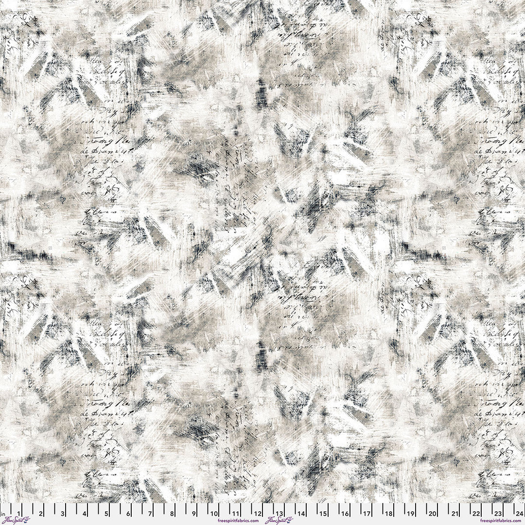 Eclectic Elements Contrast Brushstrokes -tilkkukangas, harmaa beige siveltimenjälki ja käsinkirjoitusta, Tim Holtz FreeSpirit Fabrics