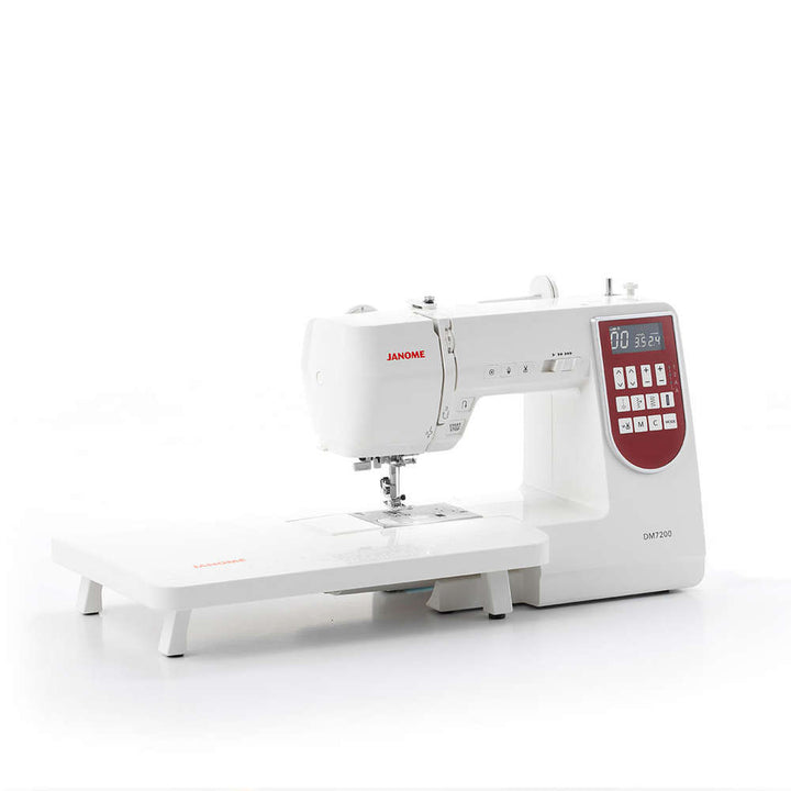 Janome Decor Monogram 7200 - ompelukone, jossa LCD-näyttö ja lisätaso, sopii tilkkuiluun ja vaateompeluun.