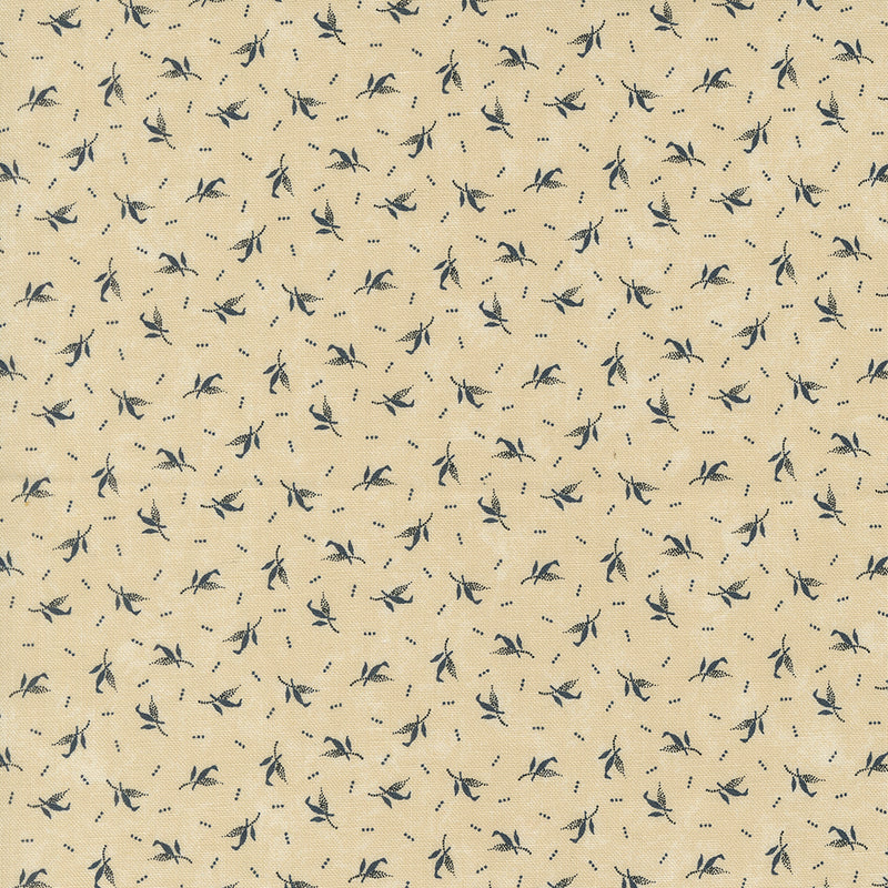 Kansas Troubles Quilters - Blackbird's Nest Feathers Tan puuvillakangas, jossa mustia sulkakuvioita ja pieniä pilkkuja beesin pohjalla.