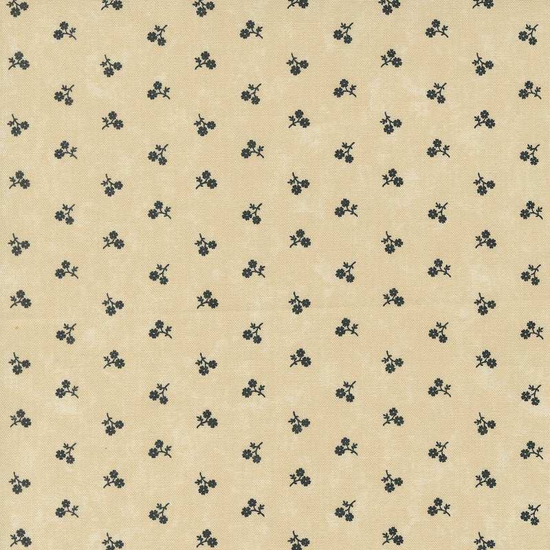 Kansas Troubles Quilters - Blackbird's Nest Petie Petals Tan puuvillakangas, jossa mustia pieniä kukkakuvioita beesin pohjalla.