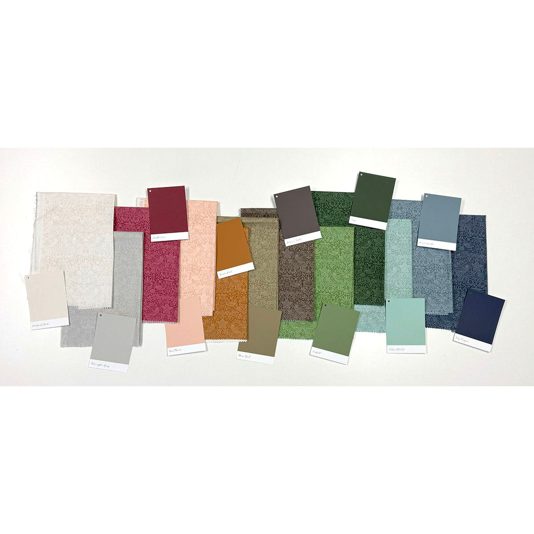 The Trellis Palette – Tonal Strawberry kangasnippu, 12 eri sävyä. Morris & Co. Strawberry Thief -kuosi hillityissä väreissä.