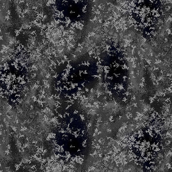 Nordic Solstice 10638-K Frosted Lake Polar Night puuvillakangas – musta jäätekstuuri tilkkutyöhön