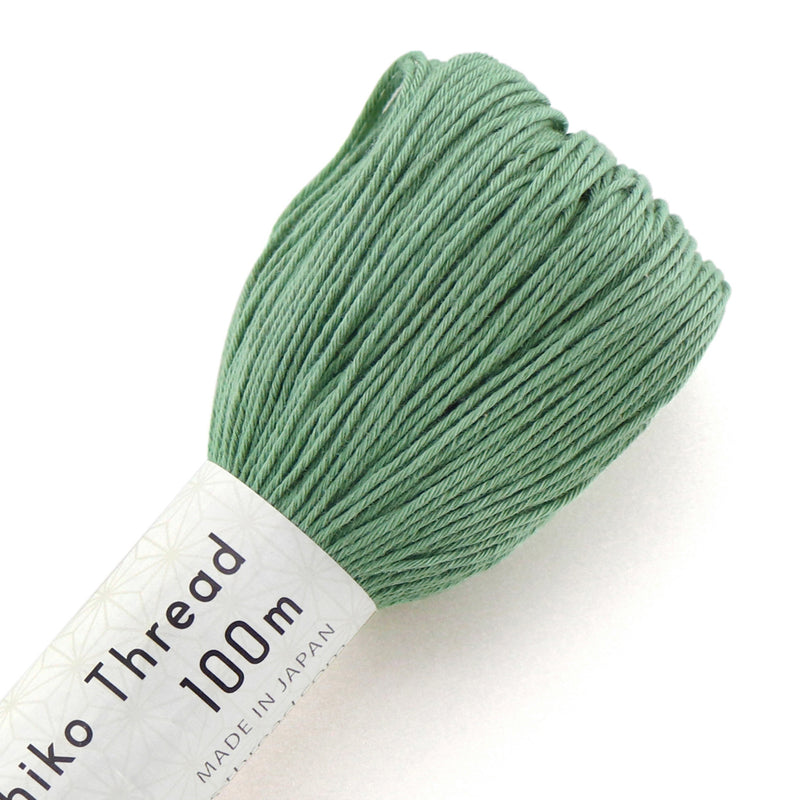 Sashiko-lanka #117, 100m – japanilainen puuvillalanka, sashiko-kirjontaan, salviavihreä.