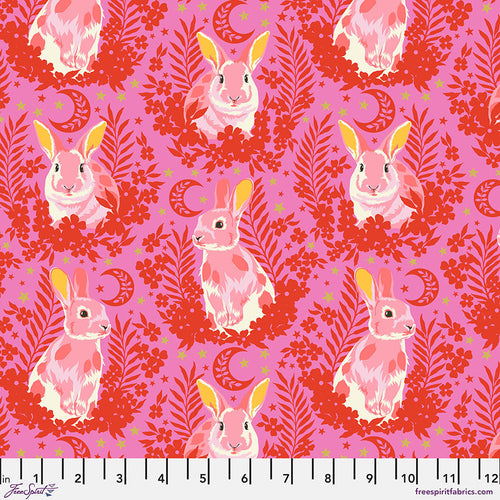 Tula Pink, Besties - Hop to It Metallic - Blossom PWTP215.BLOSSOM puuvillakangas