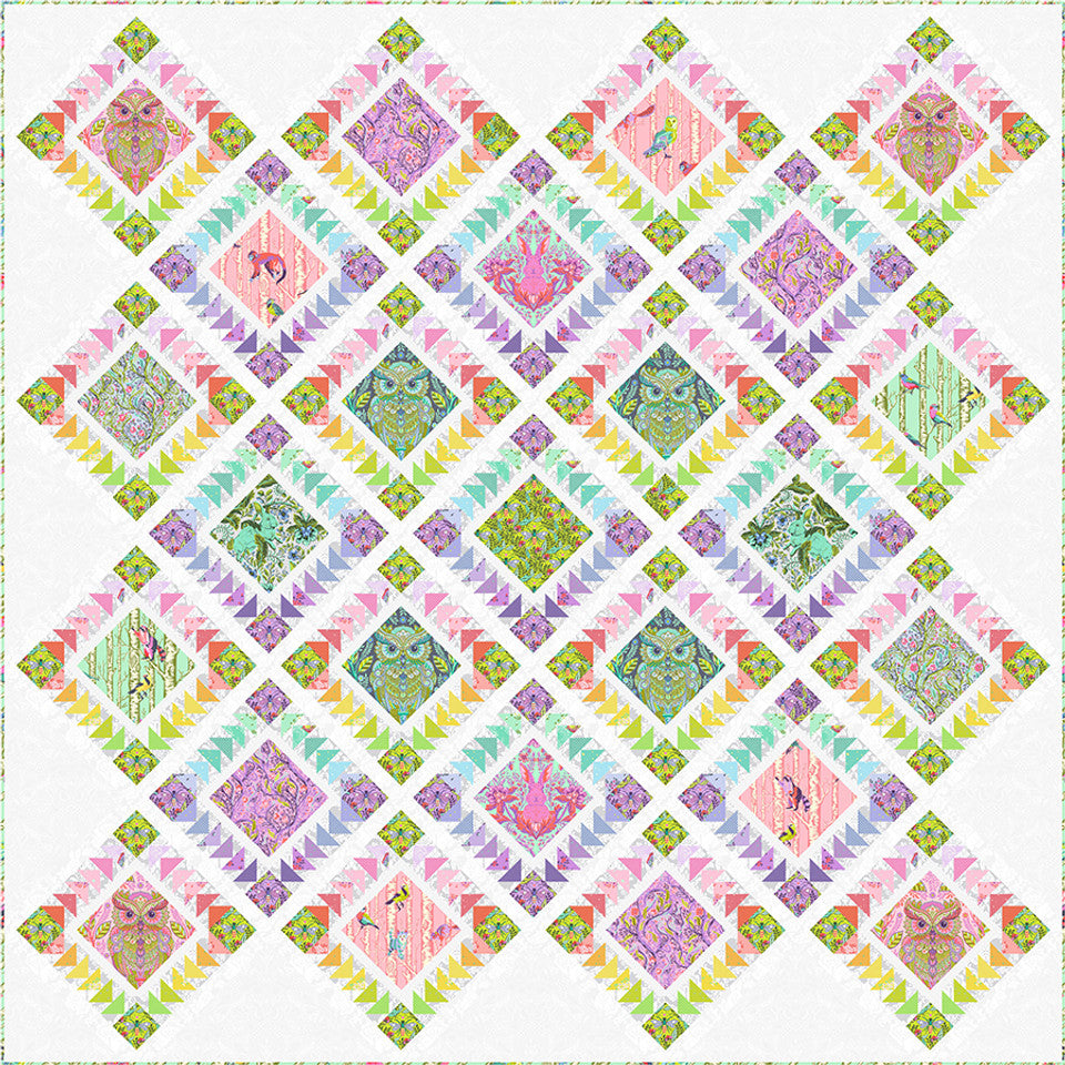 Tula Pink Rainbow Forest tilkkutyöpakkaus – 19.5 metria Full Moon Forest II ja uusi True Colors -kankaista. 236 cm x 236 cm peitto, värikäs ja moderni tilkkutyö edistyneelle aloittelijalle.