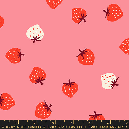 Ruby Star Society Strawberry Toss Sorbet -puuvillakangas 