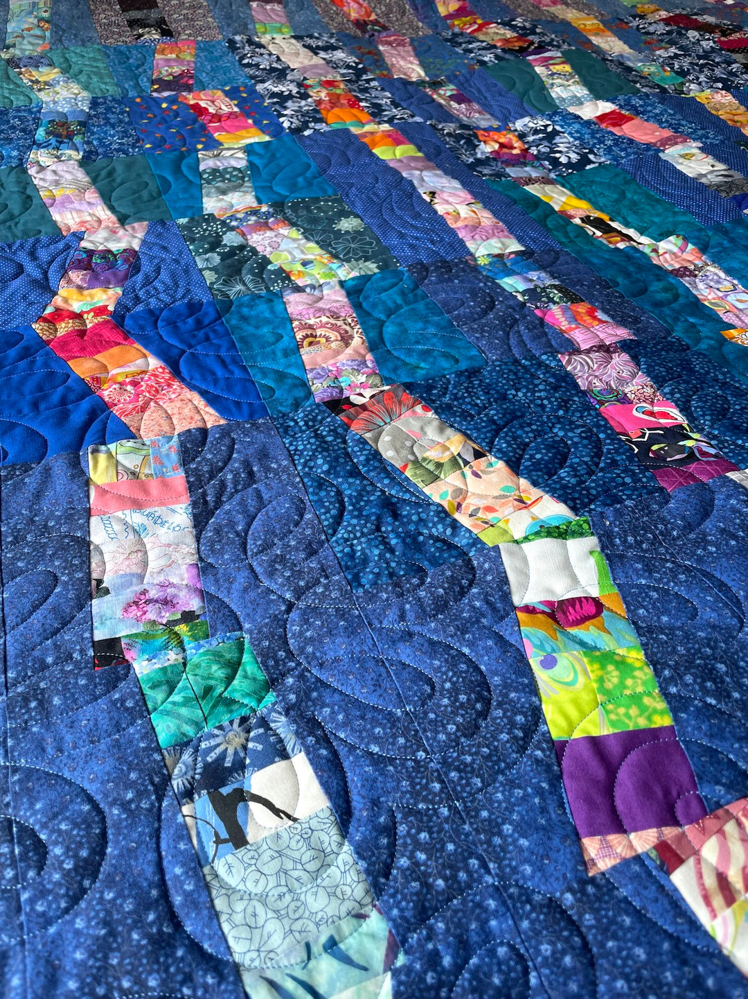 Scilla quilt pattern by Tilkunviilaaja - Modern scrappy quilt PDF Download