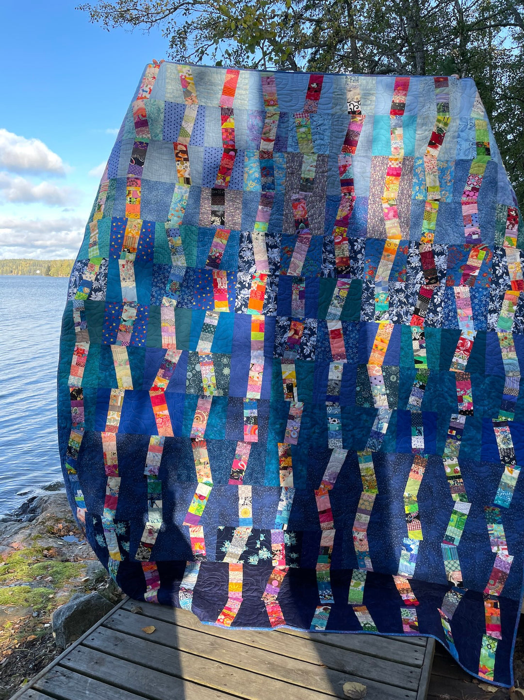 Scilla quilt pattern by Tilkunviilaaja - Modern scrappy quilt PDF Download