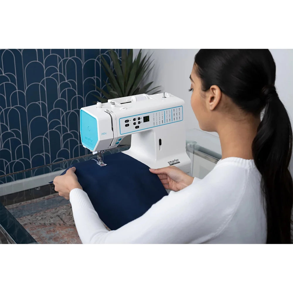 Smarter by Pfaff 260c ompelukone, elektroninen, 27 ommelta, kovakantinen suojakotelo