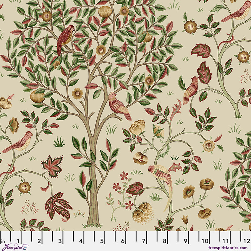 Original Morris & Co. Suffolk Holiday - Kelmscott Tree Barbed Berry -puuvillakangas, beige pohja, lintuja ja puita.