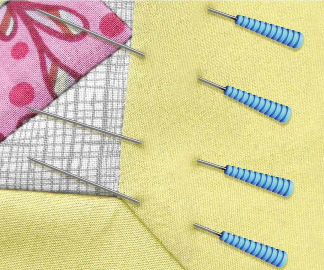 Magic Pins -tilkkutyönuppineulat lähikuvassa