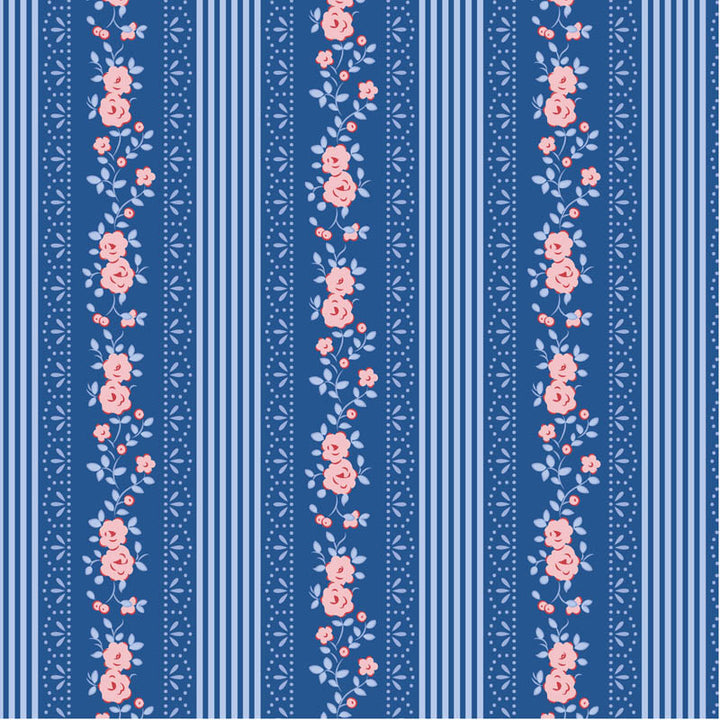 Tilda Something Blue Claramay Denim 110167 puuvillakangas, siniset raidat ja vaaleanpunaisia ruusuja.
