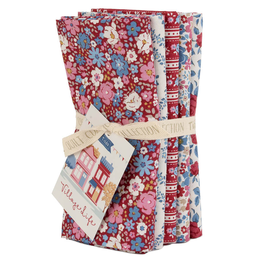 Tilda Village Life Fat Quarter -nippu burgundi, 5 kpl kukkakuvioisia puuvillakankaita