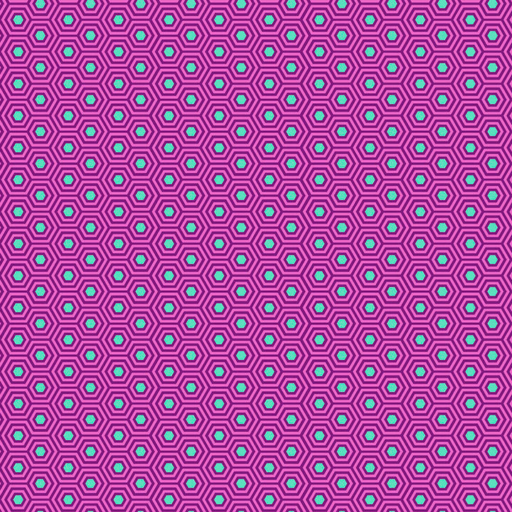 Tula Pink True Colors Hexy Thistle -kangas, violetin pohja pastellisilla hexagon-kuvioilla.