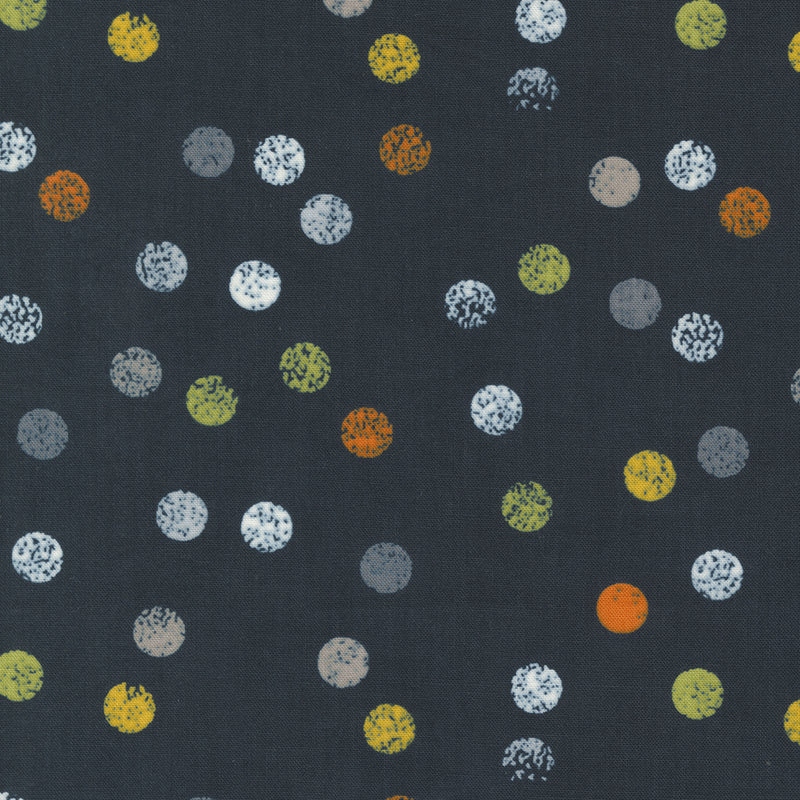 Zen Chic Filigree 1813-23 Dotties Black – musta puuvillakangas, jossa modernit pistekuviot. Täydellinen tilkkutöihin ja ompeluprojekteihin.