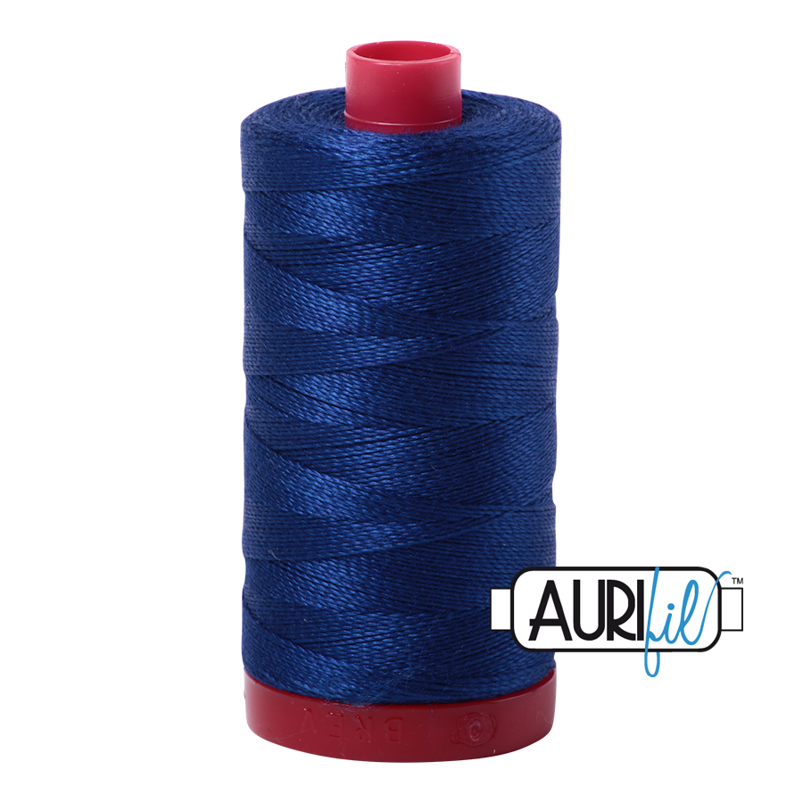 Aurifil 12wt 2780 Dark Delft Blue 100% puuvillalanka, ompeluun, kirjontaan ja tikkaamiseen.