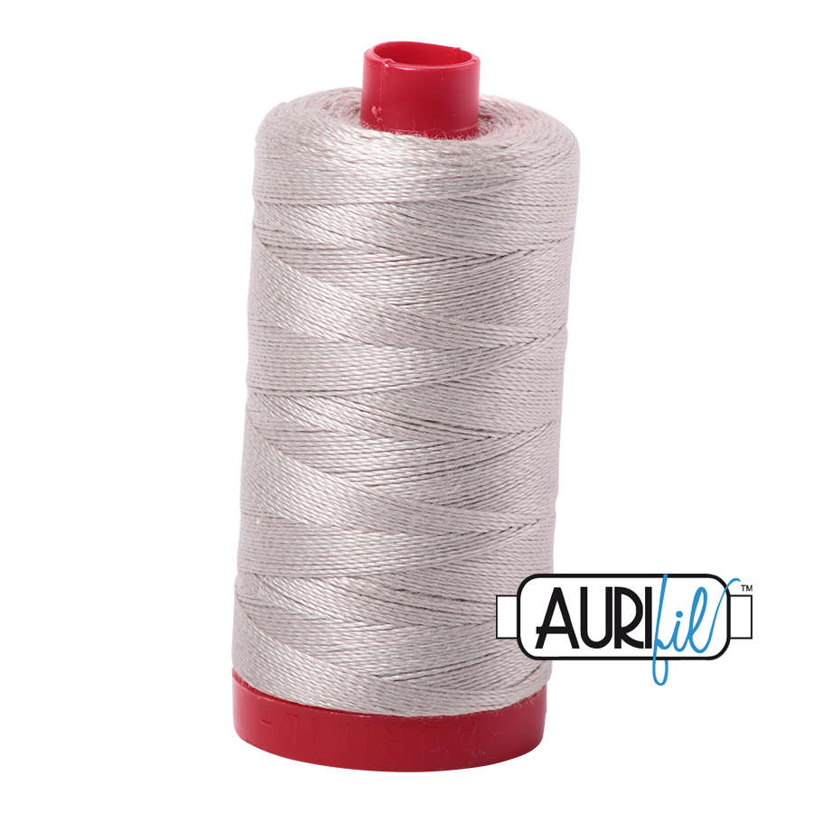 Aurifil 12wt 6725 Moondust 100% puuvillalanka, ompeluun, kirjontaan ja tikkaamiseen