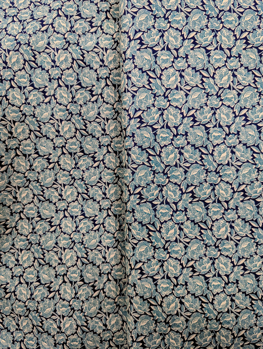 Kim Diehl - Scrap Basket Favorites 1501-77 Cabbage Rose Blue puuvillakangas