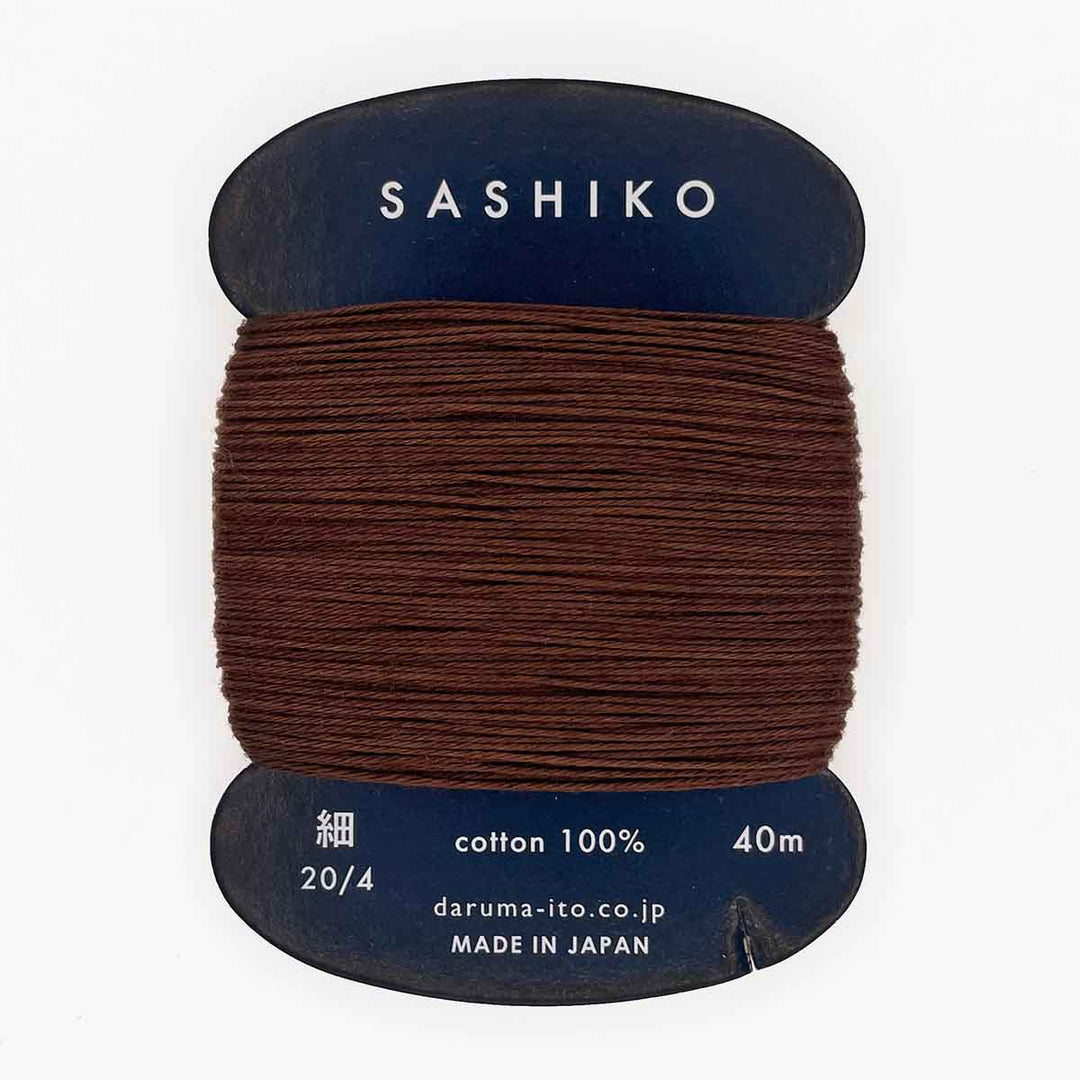 DARUMA Sashiko-kirjontalanka kortilla – Ruskea #218, 40m japanilainen puuvillalanka