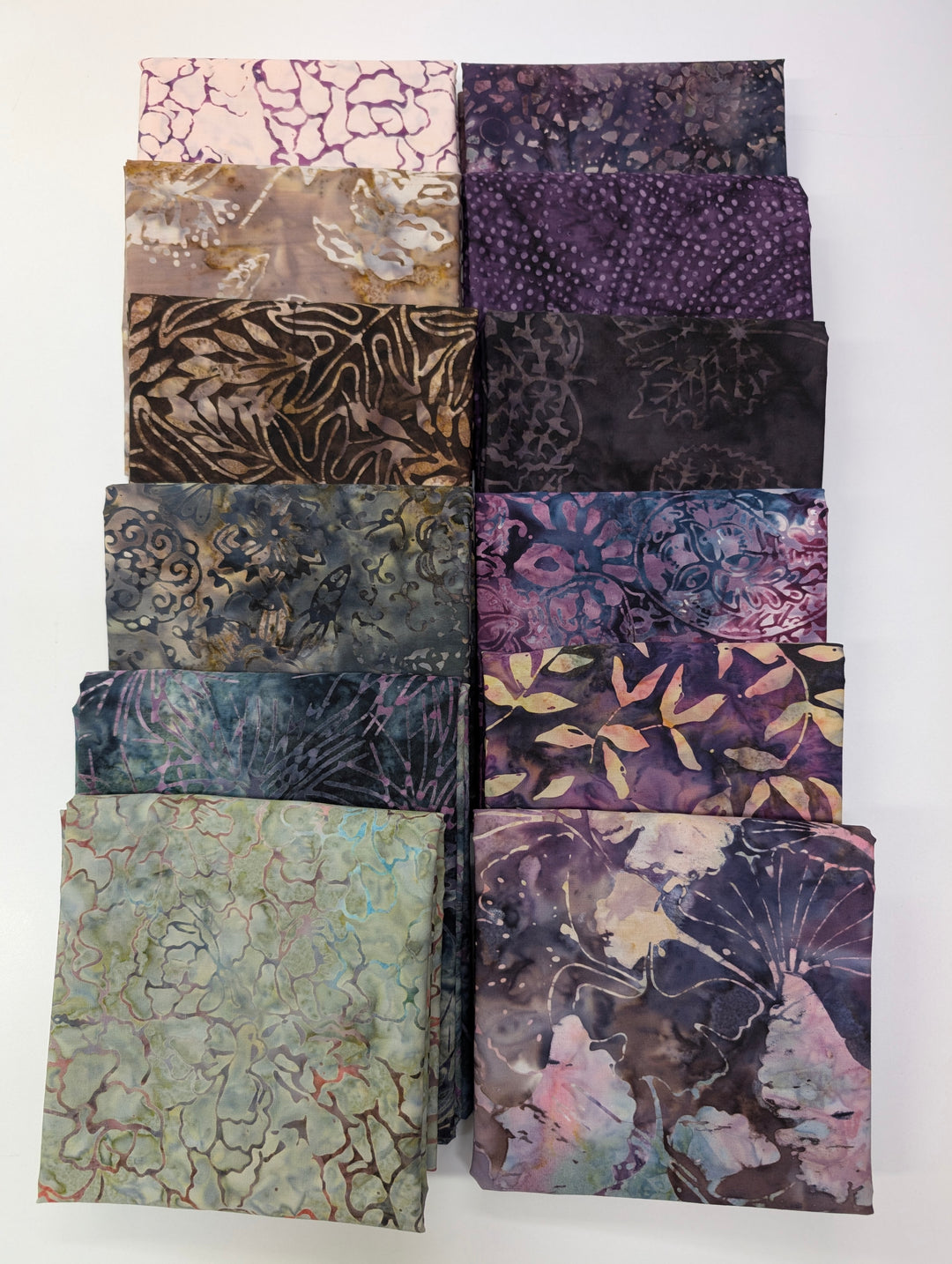 Tonga Batiks – Chateau 12 pieces half meter fabric bundle