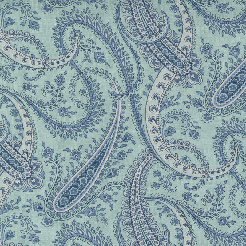 3 Sistersin Sister Bay kokoelman 44279-13 Paisley Sky puuvillakangas, kukka- ja paisley-kuvioita veden, pilvien ja ajopuun sävyissä, tilkkutöihin ja käsitöihin.