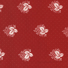 Lataa kuva Galleria-katseluun, Primitive Gatherings, Red and White Gatherings 49192-13 Crimson Leaf Spray puuvillakangas
