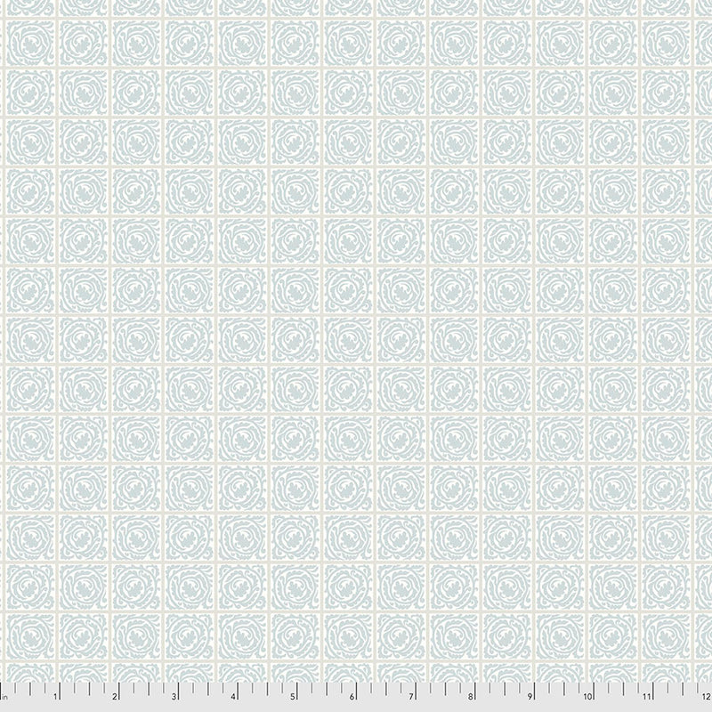 Hawkdale, Scroll - Mint PWWM071.MINT puuvillakangas, William Morrisin ikoninen luontoaiheinen design rauhallisessa harmaan ja vaalean sävyssä.