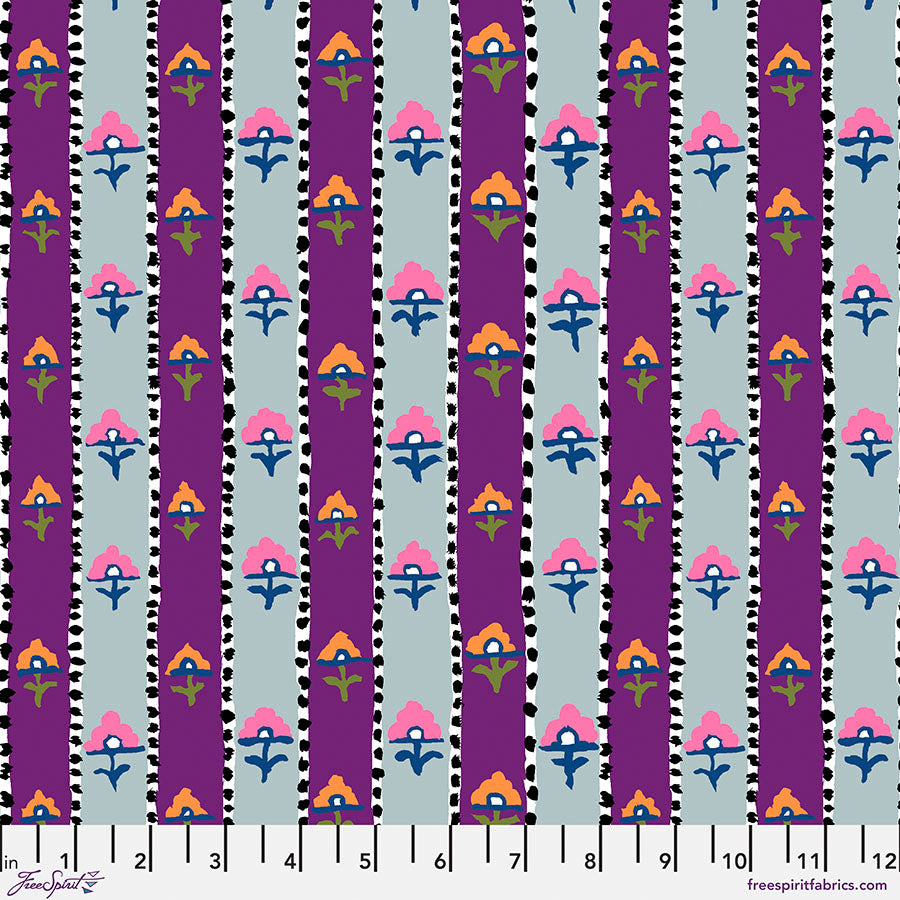 Kaffe Fassett Collectiven Spring 2023/Stash kokoelman Shiraz Grey PWGP194.GREY puuvillakangas, violetti harmaa ruudullinen, vaaleanpunaisen kukkakuvioilla