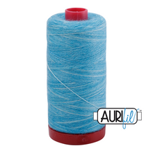 Lataa kuva Galleria-katseluun, Aurifil Wool villasekoite 12wt -2- iso puola ennakkotilaus
