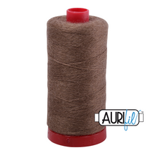 Lataa kuva Galleria-katseluun, Aurifil Wool villasekoite 12wt -2- iso puola ennakkotilaus
