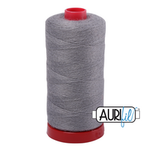 Lataa kuva Galleria-katseluun, Aurifil Wool villasekoite 12wt -2- iso puola ennakkotilaus
