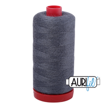 Lataa kuva Galleria-katseluun, Aurifil Wool villasekoite 12wt -2- iso puola ennakkotilaus
