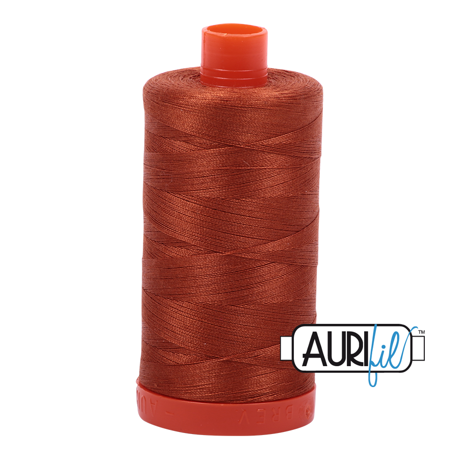 Aurifil 50wt 2390 Cinnamon Toast 100% puuvilla -ompelulanka