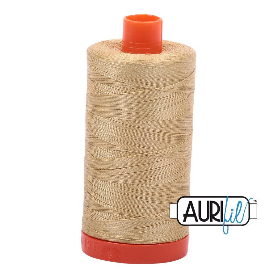 Aurifil 50wt 2915 Very Light Brass 100% puuvilla -ompelulanka