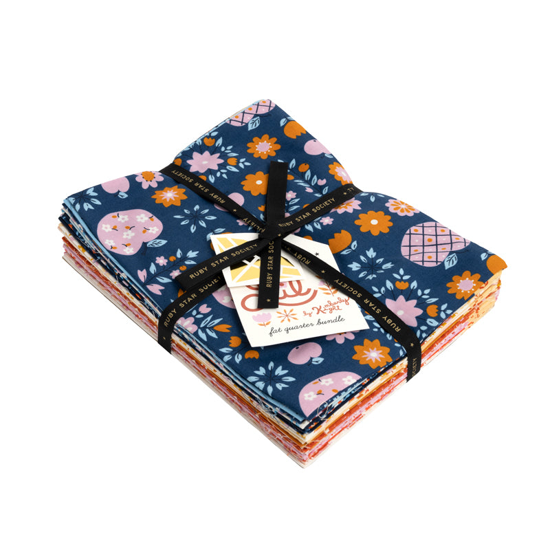 Ruby Star Society Lil fat quarter bundle, 22 kangaspalaa viuhkana, oranssi vaaleanpunainen ja sininen väripaletti