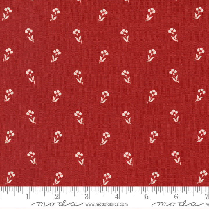 Primitive Gatherings Red and White Gatherings 49193-13 Crimson Carnation -puuvillakangas, syvänpunainen kukkakuosi, 100% puuvillaa, leveys ~110 cm