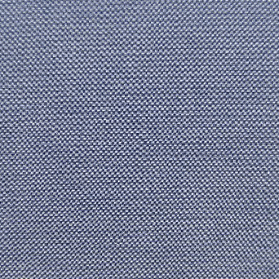 Tilda Chambray Dark Blue yksivärinen, lankavärjätty puuvillakangas, ajaton ja pehmeä tekstuuri ompelu- ja tilkkuprojekteihin.
