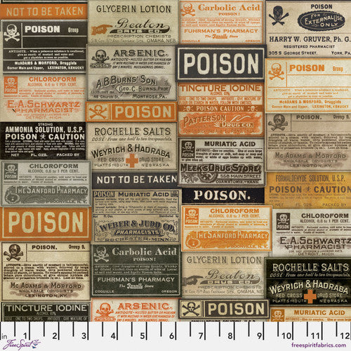 Tim Holtz Regions Beyond Apothecary Multi -puuvillakangas, jossa värikkäitä vanhoja apteekki- ja myrkkyetikettejä vintage-tyyliin.