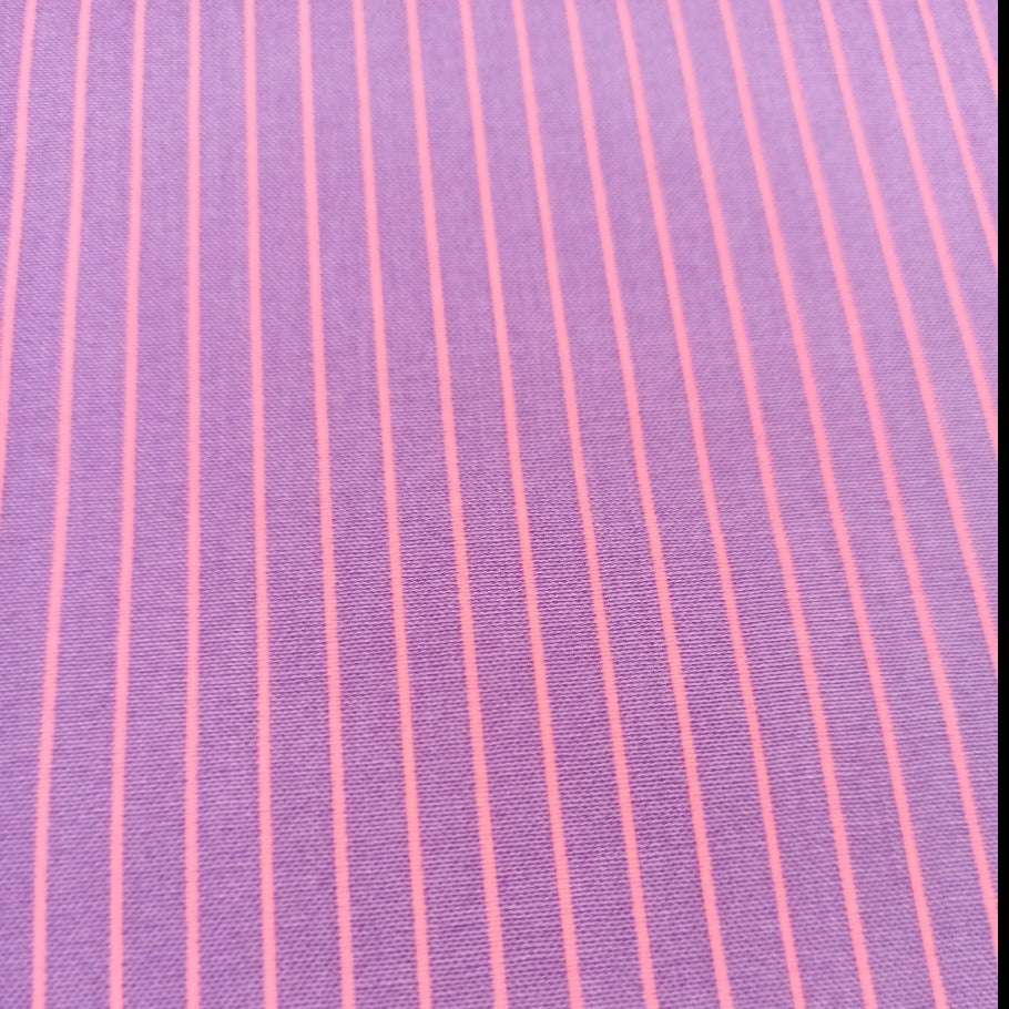 FreeSpirit Fabrics Tula Pink True Colors Tiny Stripes Honesty - 100% puuvillakangas tilkkutöihin, askarteluun ja ompeluprojekteihin.