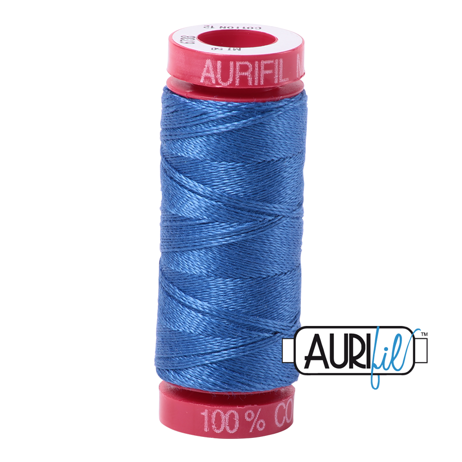 Aurifil 12wt 6738 Peacock Blue 100% puuvillaanka pieni, ompeluun, kirjontaan ja tikkaamiseen.